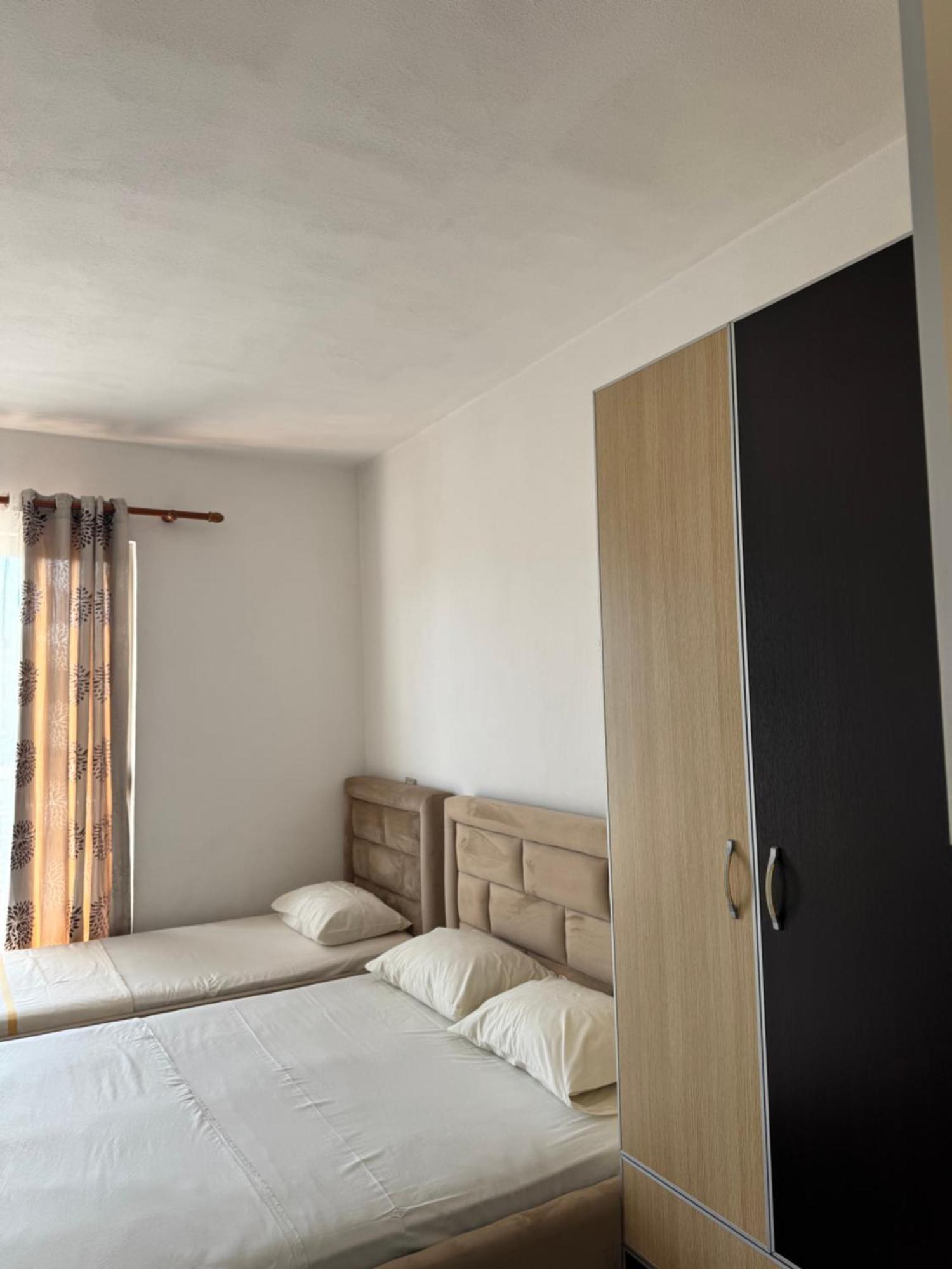 GuestHouse Cami Durrës Extérieur photo